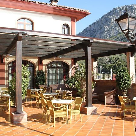 Hotel Sierra De Убрике Екстериор снимка